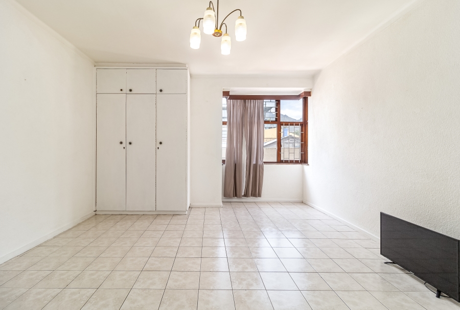 To Let 1 Bedroom Property for Rent in Green Point Western Cape